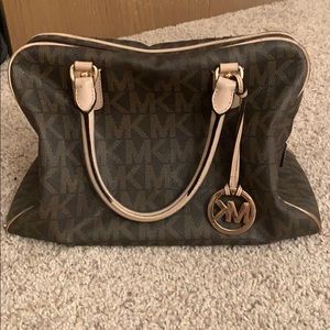 Micheal Kors Purse